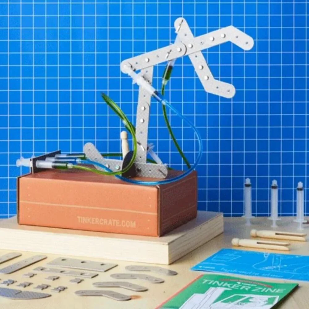 NEW KiwiCo. Kiwi Co. Hydraulic Claw Chemistry Science Kit Craft Engineering Topi